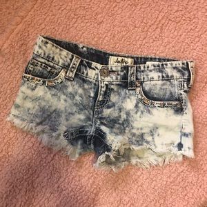 Daytrip Gemini acid washed jean shorts